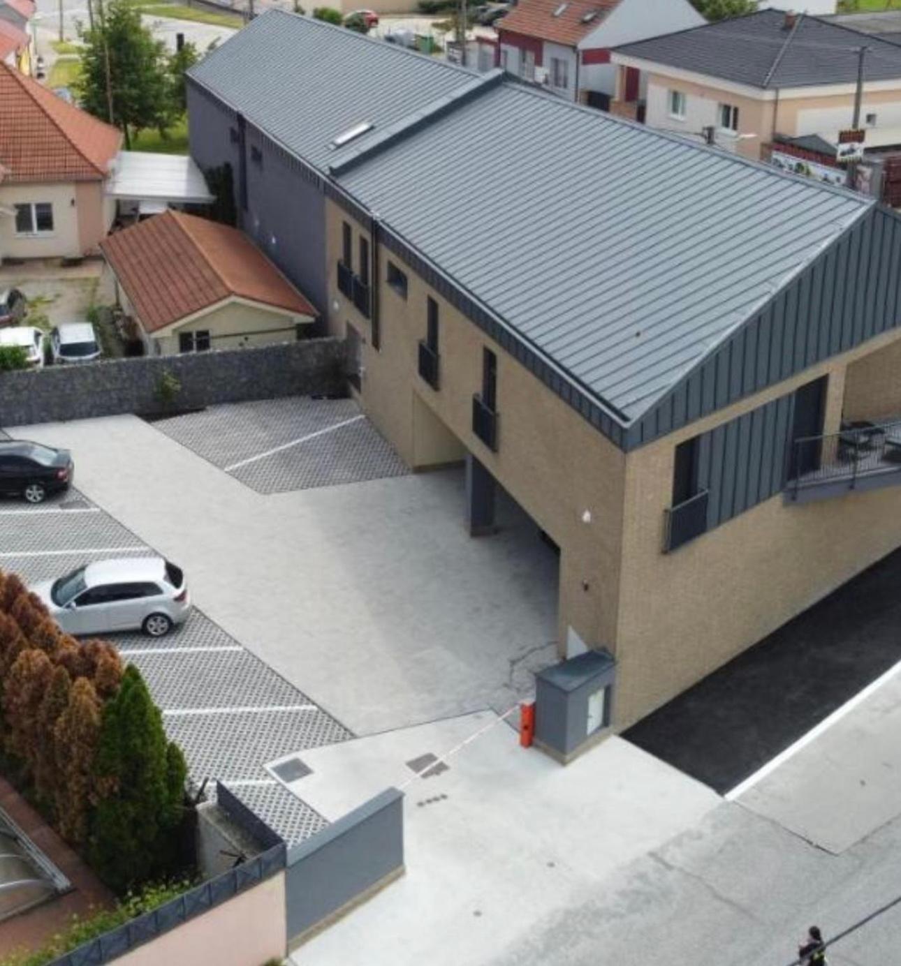 Apartments Sered Sered' Exterior photo
